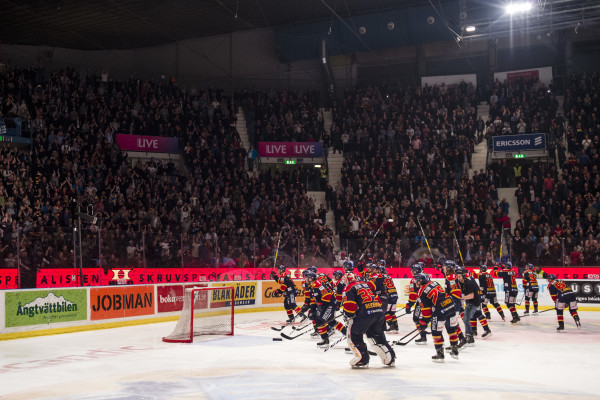 Djurgården tackar av fansen. Foto: Simon Hastegård / Bildbyrån